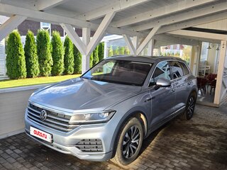 2021 Volkswagen Touareg III, серебристый, 6100000 рублей, вид 1