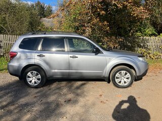 2012 Subaru Forester III Рестайлинг, серебристый, 895000 рублей, вид 3