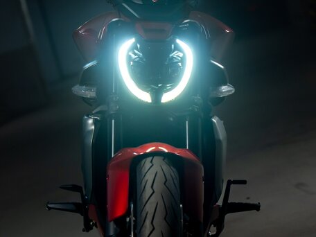 2026 Ducati XDiavel V4, пурпурный, 3390000 рублей, вид 2