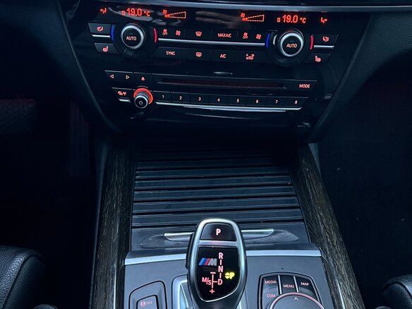 2016 BMW X5 M50d III (F15), чёрный, 3295000 рублей - вид 13