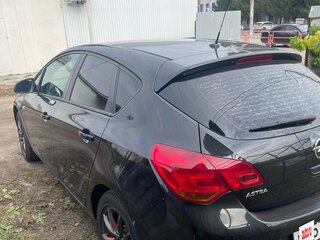 2011 Opel Astra J, чёрный, 570000 рублей, вид 4