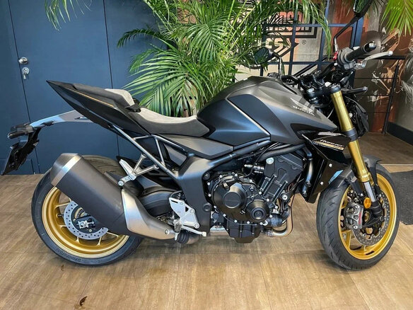 2026 Honda CB 1000 Hornet, серый, 1750000 рублей - вид 2