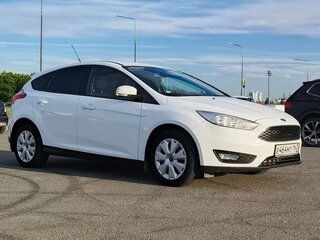 2016 Ford Focus III Рестайлинг, белый, 1000000 рублей, вид 4