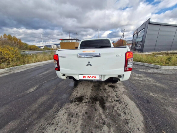 2019 Mitsubishi L200 V Рестайлинг, белый, 1350000 рублей - вид 3