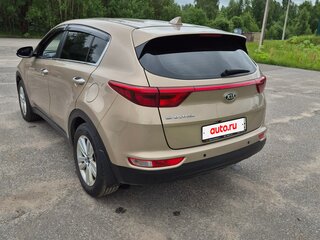 2018 Kia Sportage IV, коричневый, 2100000 рублей, вид 3