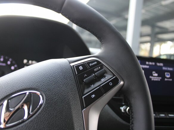 2020 Hyundai Solaris II Рестайлинг, серебристый, 1779000 рублей - вид 13