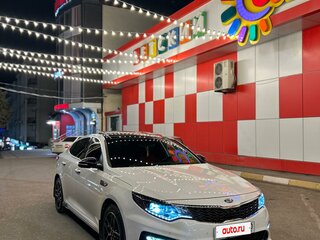 2019 Kia Optima IV Рестайлинг, белый, 2190000 рублей, вид 4