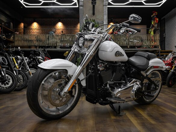 2026 Harley-Davidson Fat Boy, чёрный, 3290000 рублей - вид 28