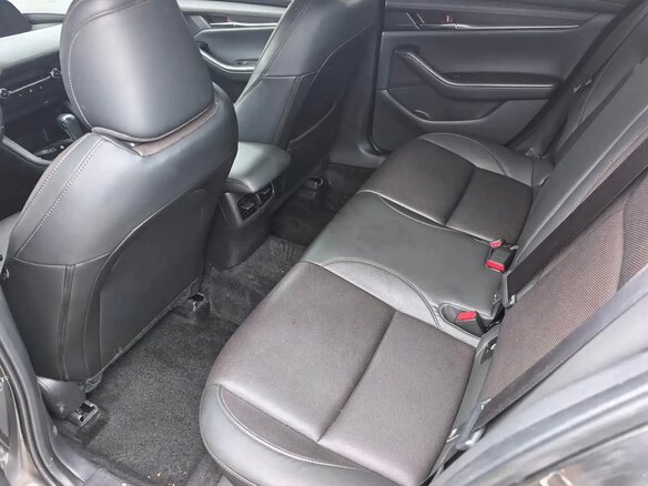 2022 Mazda 3 Axela IV (BP), серый, 1850000 рублей - вид 14