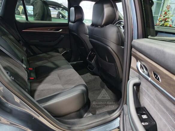 2026 Geely Monjaro I, серый, 4954990 рублей - вид 17