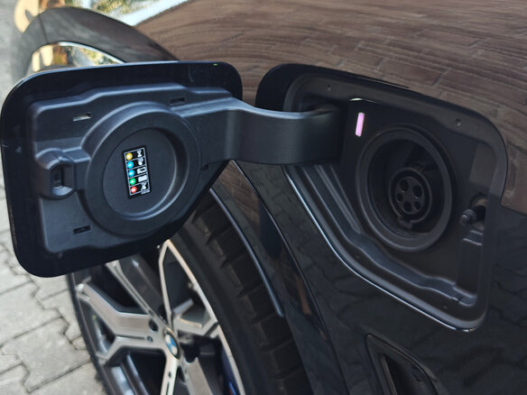 2020 BMW X5 45e IV (G05/G18), чёрный, 6700000 рублей - вид 37