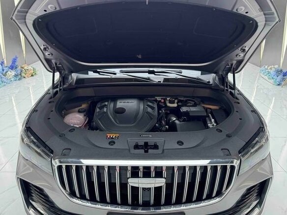 2025 Geely Monjaro (Xingyue L) I Рестайлинг (China Market), серебристый, 3260999 рублей - вид 14