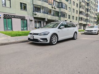 2017 Volkswagen Golf VII Рестайлинг, белый, 1250000 рублей, вид 1