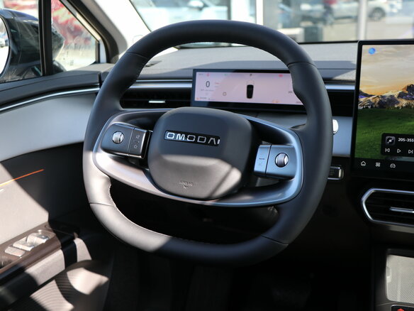 2026 Omoda C5 II, красный - вид 22