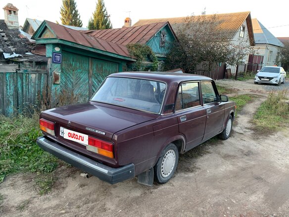 2006 Lada (ВАЗ) 2107, пурпурный - вид 4