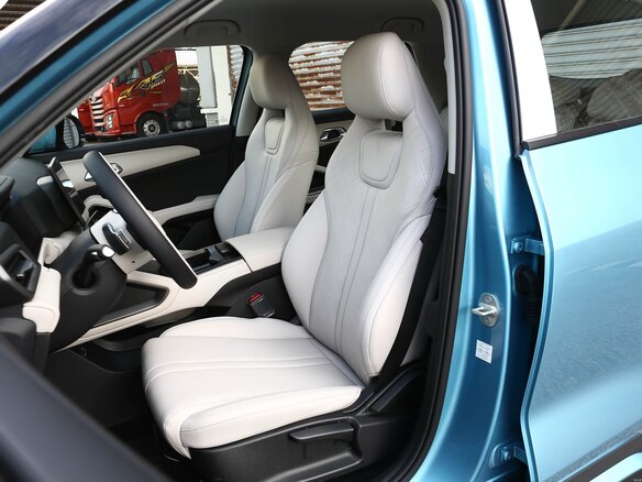2026 BYD Yuan Up 32 kWh, синий, 1790000 рублей - вид 11