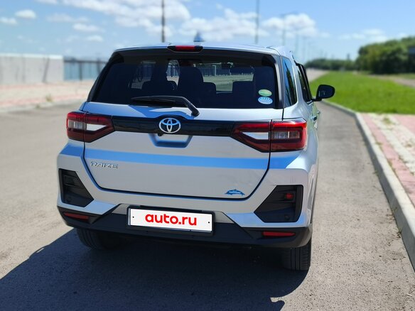 2020 Toyota Raize I, серебристый, 1600000 рублей - вид 3