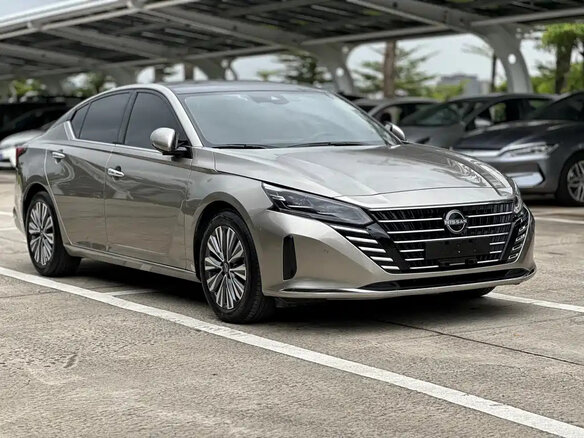 2023 Nissan Altima VI (L34) Рестайлинг, серебристый, 1860100 рублей - вид 2
