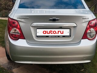 2013 Chevrolet Aveo II, серебристый, 800000 рублей, вид 3