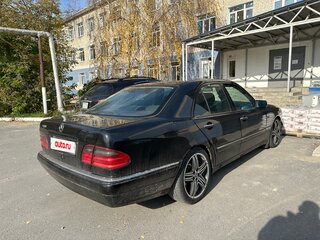 1999 Mercedes-Benz E-Класс 200 II (W210, S210), чёрный, 470000 рублей, вид 5