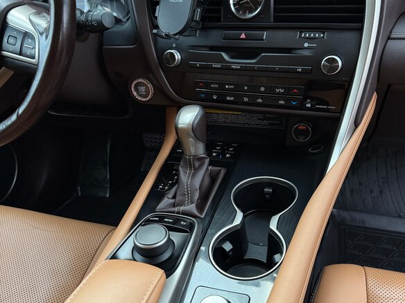 2016 Lexus RX 200t IV, белый, 3800000 рублей - вид 38