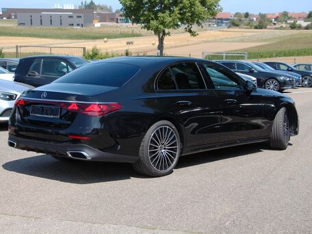 2026 Mercedes-Benz E-Класс 220 d VI (W214, S214), чёрный, 6490000 рублей, вид 3