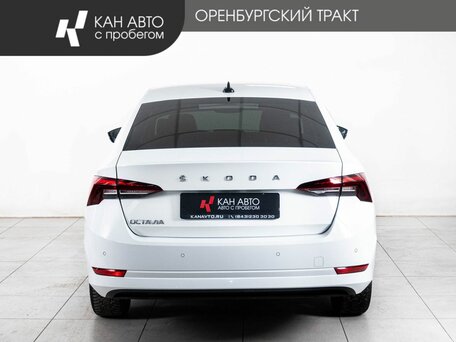 2021 Skoda Octavia IV (A8), белый, 2350000 рублей, вид 4