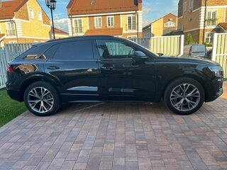 2021 Audi Q8 55 TFSI I (4M), чёрный, 8000000 рублей, вид 4