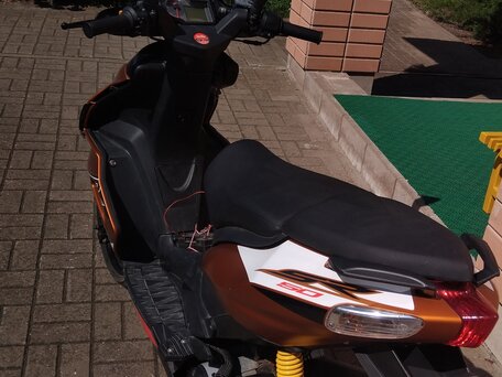 2013 Aprilia SR 50 R, оранжевый, 195000 рублей, вид 4