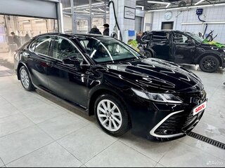 2021 Toyota Camry VIII (XV70) Рестайлинг, чёрный, 2650000 рублей, вид 1