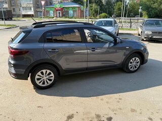 2021 Kia Rio X IV Рестайлинг, серебристый, 1400000 рублей, вид 3