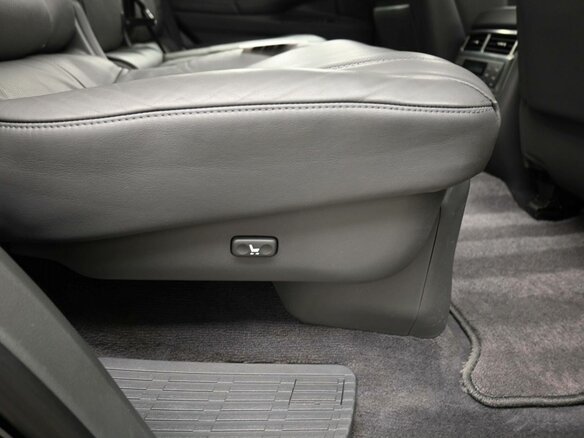 2008 Lexus LX 570 III, чёрный - вид 30