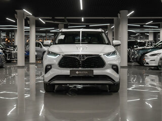 2025 Toyota Highlander IV (XU70), белый, 5230000 рублей, вид 3