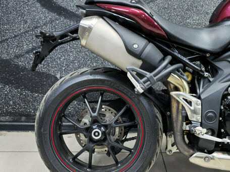 2014 Triumph Speed Triple, красный, 699000 рублей, вид 5