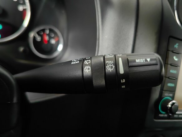 2012 Jeep Compass I Рестайлинг, белый - вид 13