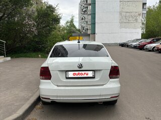 2018 Volkswagen Polo V Рестайлинг, белый, 330000 рублей, вид 3