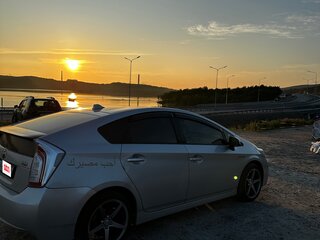 2014 Toyota Prius III Рестайлинг (XW30), серый, 1000000 рублей, вид 3