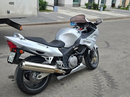 2001 Honda CBR 1100 XX, серебристый, 550000 рублей, вид 1