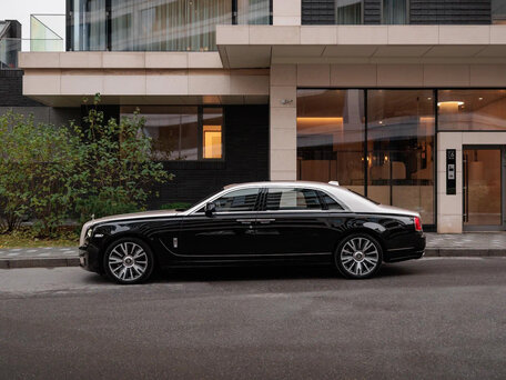2017 Rolls-Royce Ghost Extended I Рестайлинг (Series II), чёрный, 18000000 рублей, вид 3