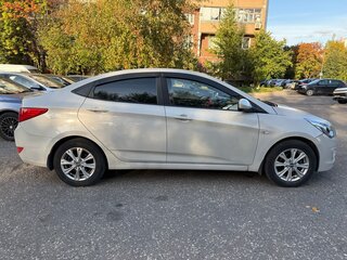 2015 Hyundai Solaris I Рестайлинг, бежевый, 900000 рублей, вид 2