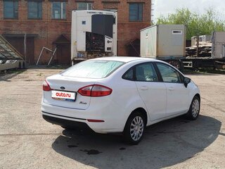 2016 Ford Fiesta Mk6 Рестайлинг, белый, 574750 рублей, вид 3