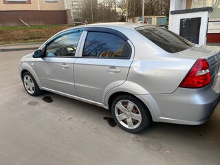 2010 Chevrolet Aveo I Рестайлинг, серебристый, 265000 рублей, вид 3