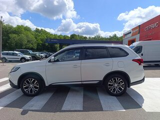 2015 Mitsubishi Outlander III Рестайлинг 2, белый, 1820000 рублей, вид 4