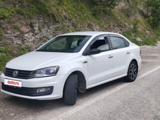 2017 Volkswagen Polo V Рестайлинг, белый, 890000 рублей, вид 1
