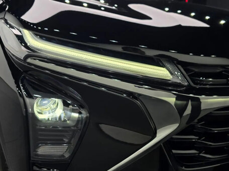 2023 Chevrolet Trax II, чёрный, 1350000 рублей, вид 4