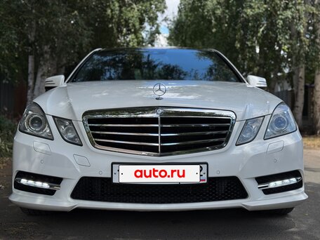 2013 Mercedes-Benz E-Класс 300 IV (W212, S212, C207), белый, 1949000 рублей, вид 1