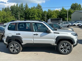 2026 Lada (ВАЗ) Niva Travel I Рестайлинг, серебристый, 1737000 рублей, вид 3