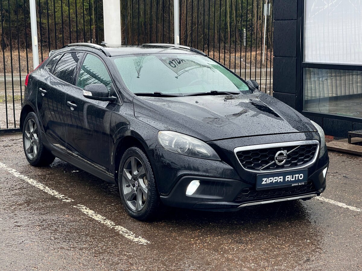 Открыть фотографии: Volvo V40 Cross Country I