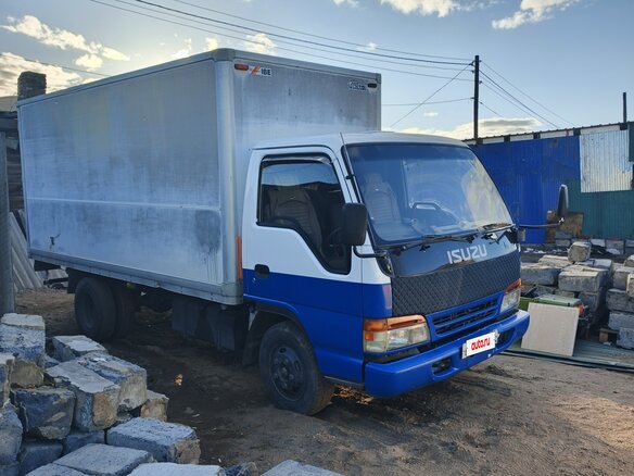 1997 Isuzu Elf (N-series), синий, 1350000 рублей - вид 1
