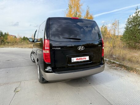 2015 Hyundai H-1, чёрный, 2400000 рублей, вид 3